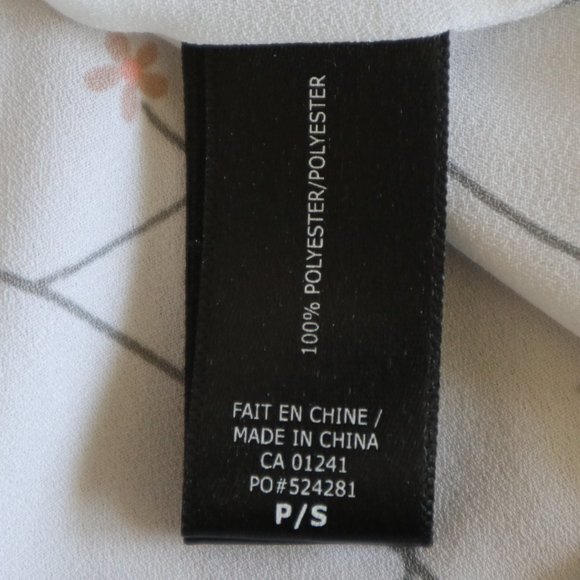 Icone White Sleeveless Blouse with Gray and Pink Floral Pattern - Picture 6 of 7